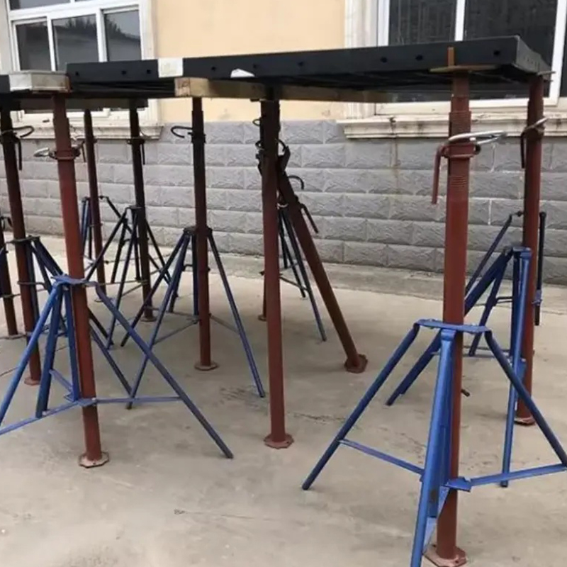 Étais en acier